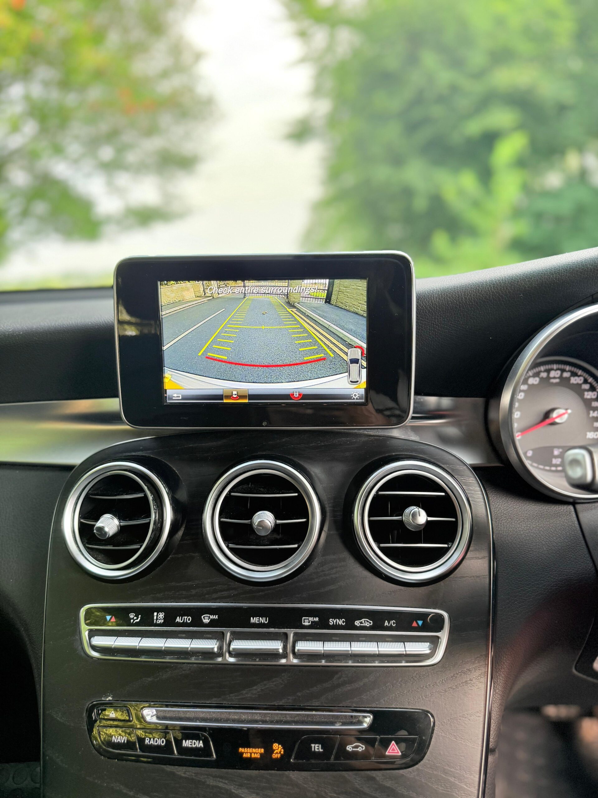 
								2016 (65) Mercedes-Benz GLC 220d 4Matic AMG Line Auto full									